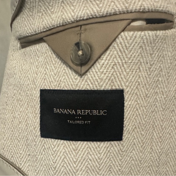 Banana Republic Light Tan Men's Herringbone Blazer - Picture 3 of 5